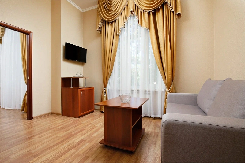 Люкс 2–местный 2-комнатный Люкс (Дача Генерала Макарова)